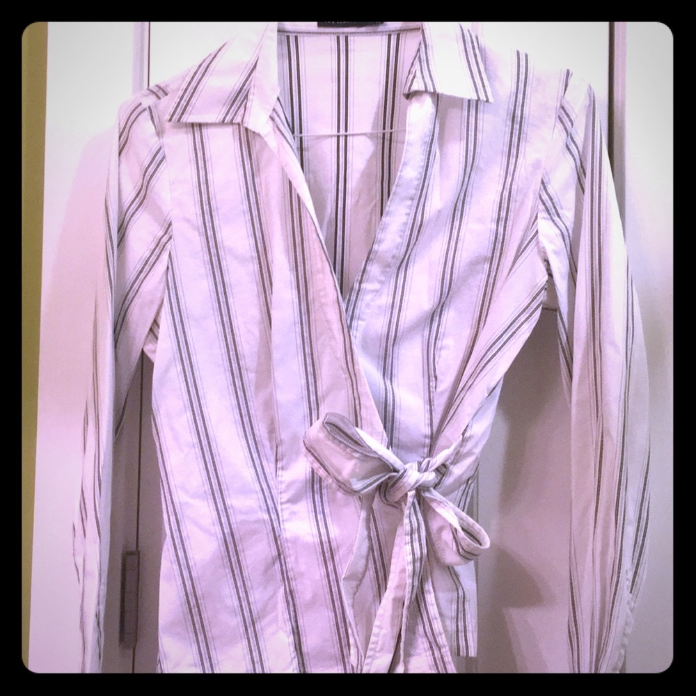 Limited wrap top Sz M